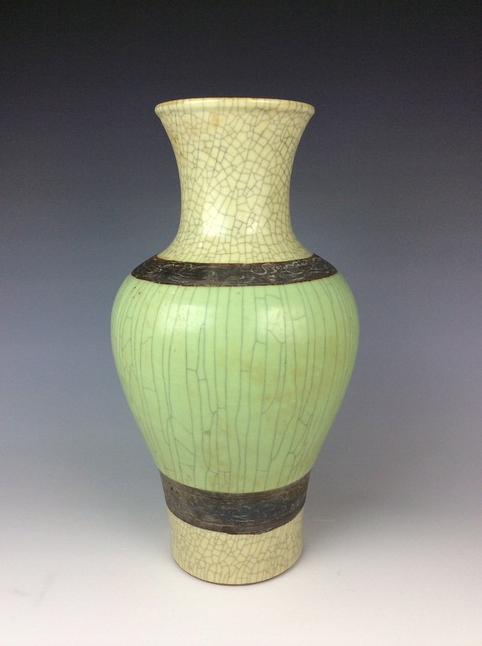 Chinese porcelain bowl, Ge style with green glaze,: Chinese porcelain bowl, Ge style with green glaze, crackle line design Size & Condition: Please see the last pictures for detail. 专业打包 发货全球 $