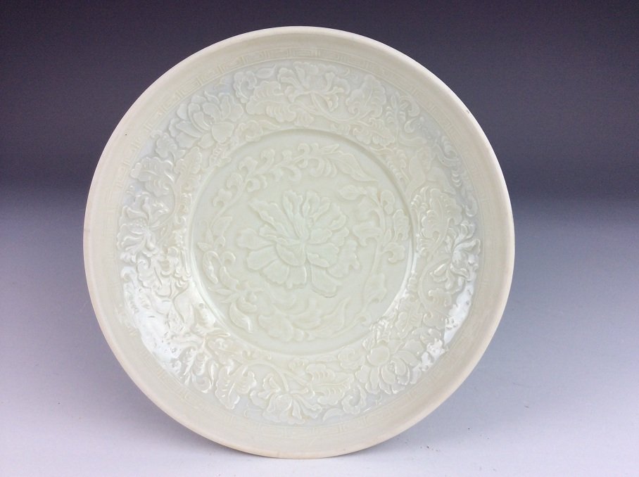 Chinese Song style porcelain dish, Ding style white (1 of 5)