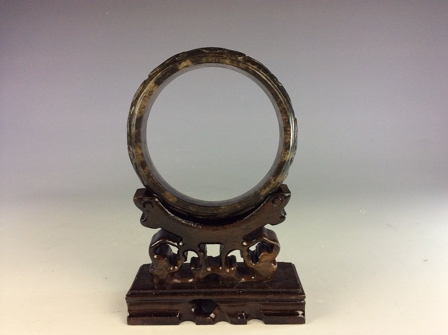Beautiful Chinese black jade bangle. (1 of 4)