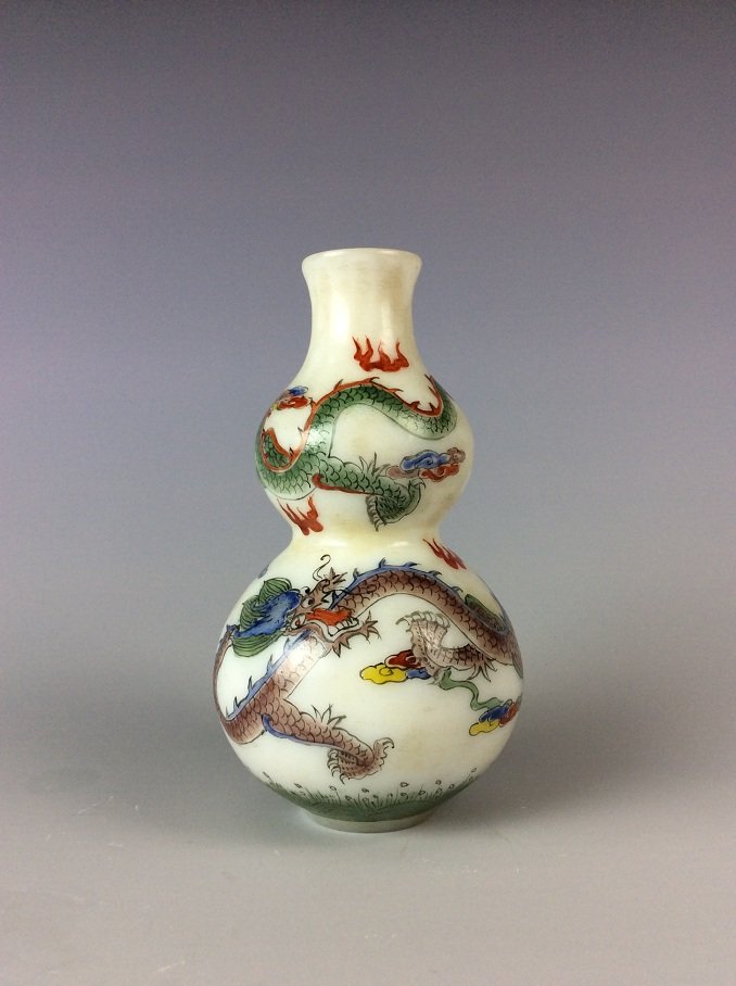 Rare Chinese peking glass double gourd painted with: Rare Chinese peking glass double gourd painted with enamel dragons, foru character mark on base. Size & Condition: please see the last picture 专业打包 发货全