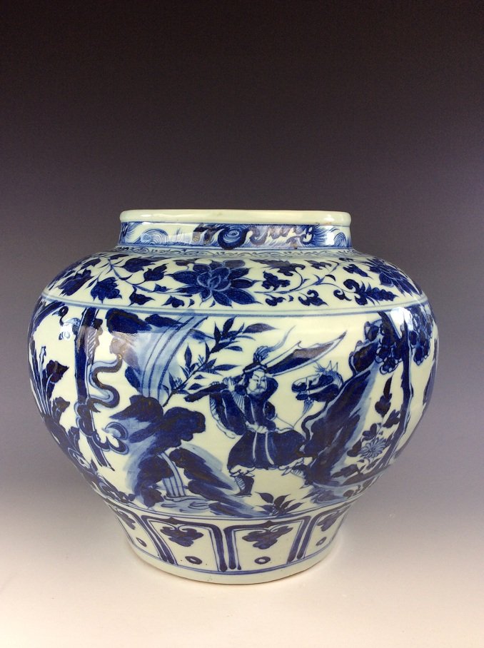 Very rae 19C Chinese porcelain vase, Famille rose (1 of 6)