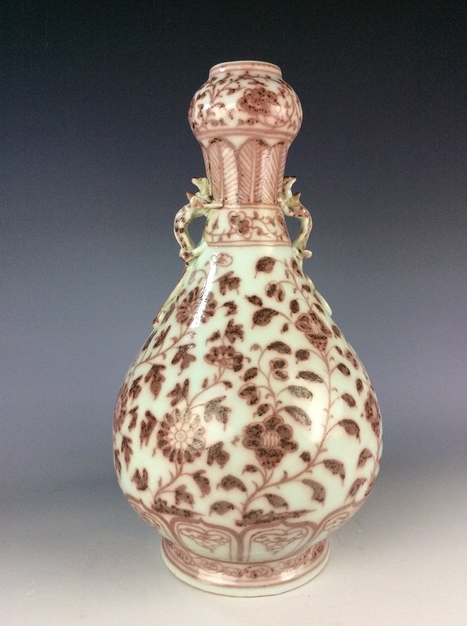 Fine Chinese porcelain vase, underglazed red glazed, (1 of 7)