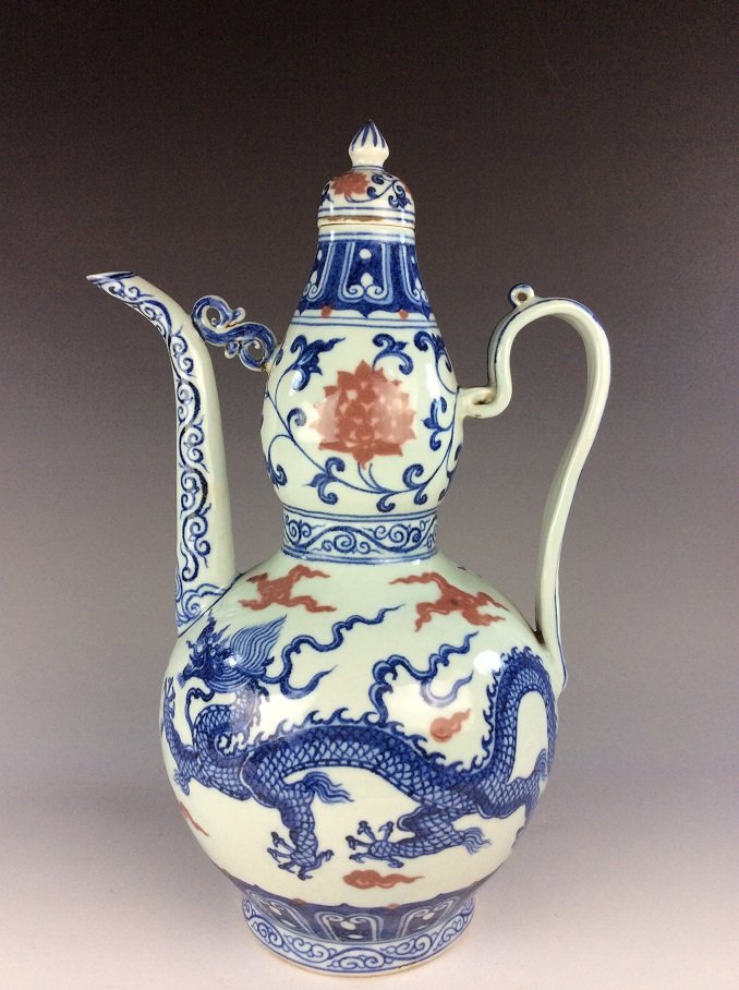 Fine Chinese porcelain win pot, blue & white with (1 of 7)