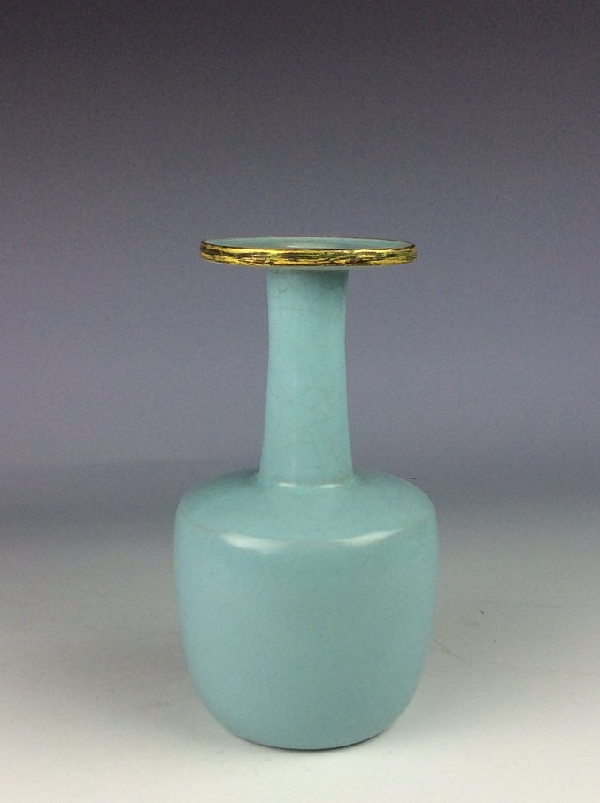 Chinese porcelain vase, sky blue color glazed (1 of 5)