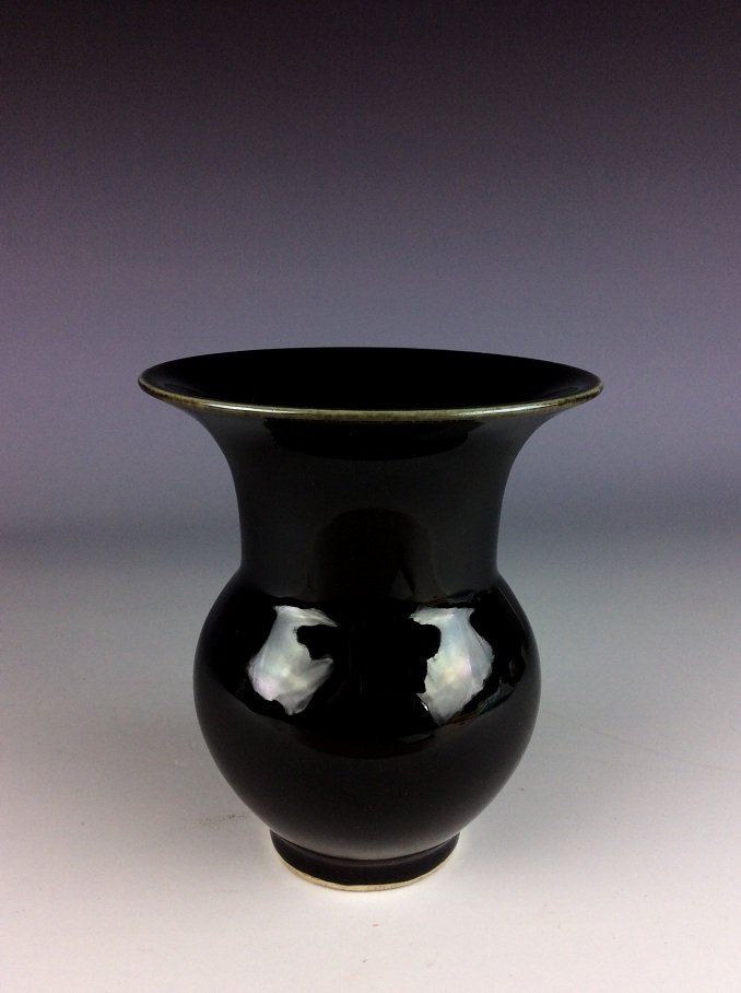 Chinese porcelain Ming style pot,  black  glazed, (1 of 5)