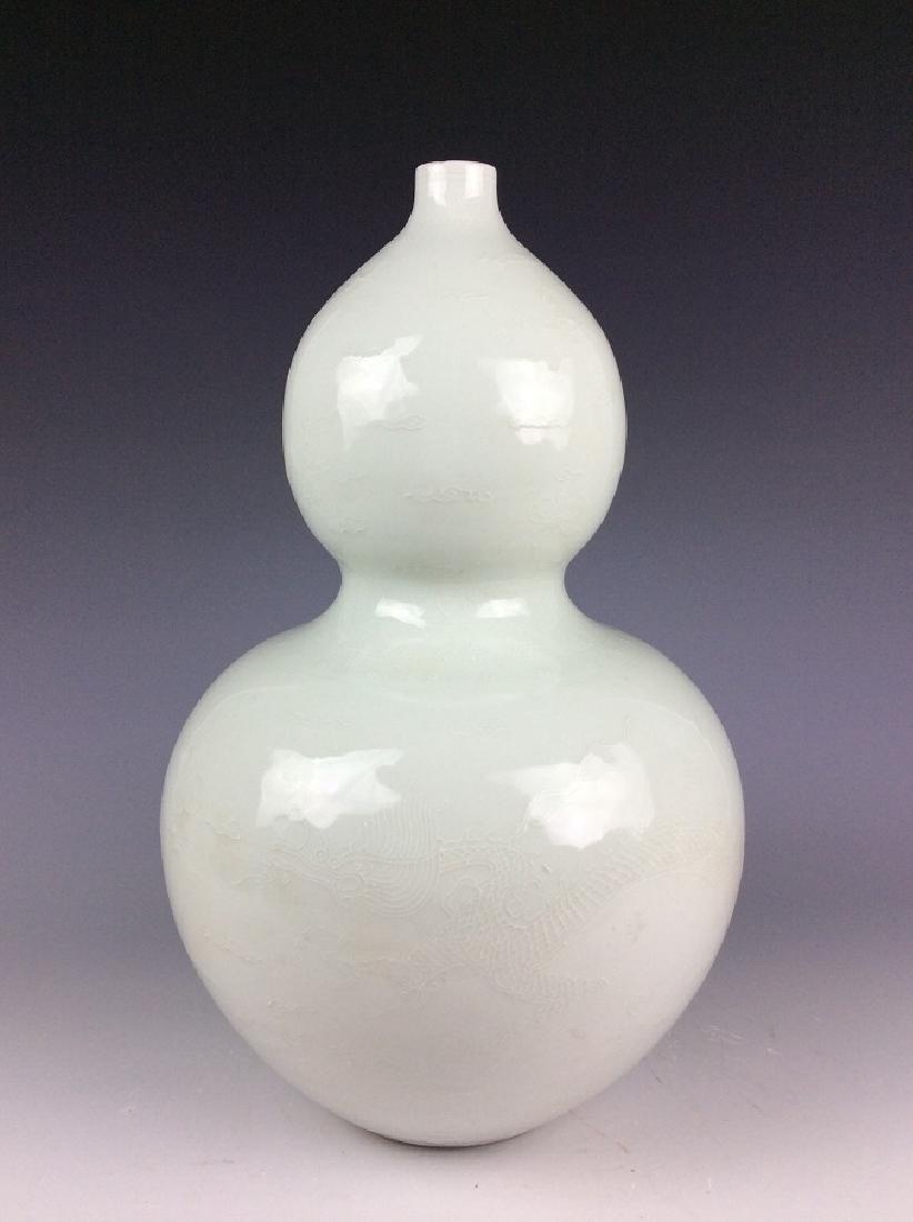 Fine  Chinese Ming style porcelain vase, white glazed, (1 of 7)