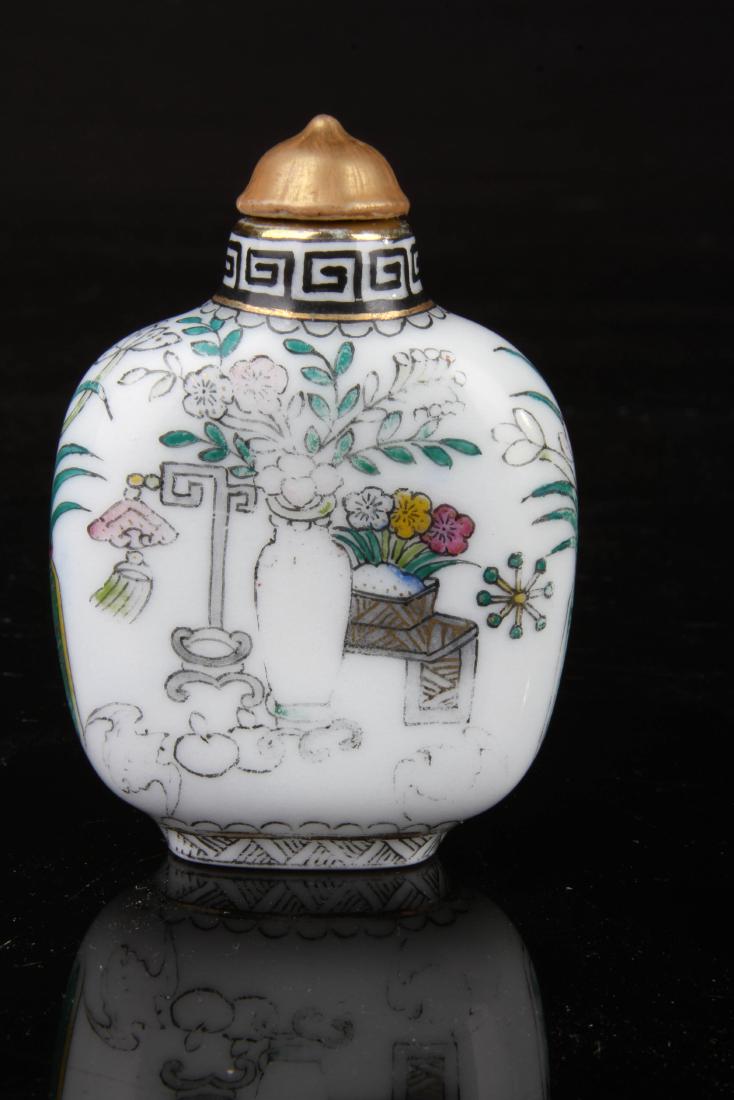 [CHINESE] "QIAN LONG NIAN ZHI" MARKED THREE-COLOR SNUFF (1 of 3)