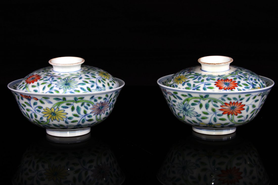 DAQINGJIAQINGNIANZHI MARKED TEAPOT: AFTER 19TH CENTURY DAQINGJIAQINGNIANZHI MARKED DOU GLAZED TEAPOT PAINTED WITH LOTUS (2) W:4.5" H:3.25"