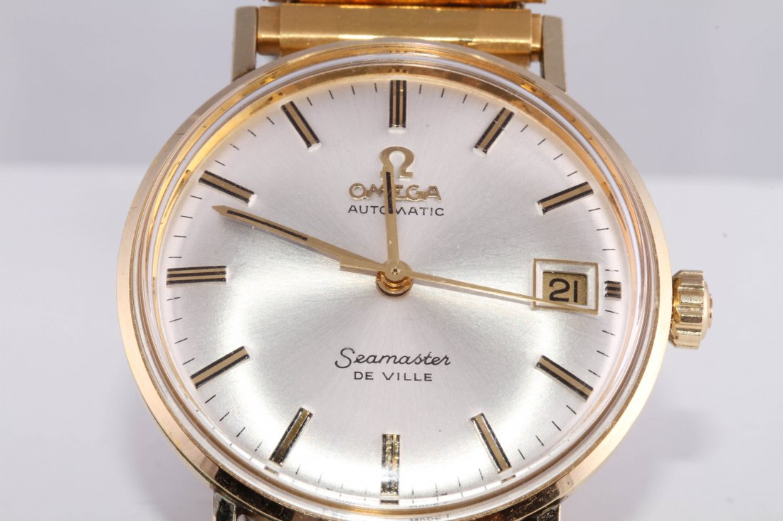 WATCH: OMEGA AUTOMATIC SEAMASTER DE VILLE MENS GOLD TONE WATCH, MOVEMENT 1 1/4" L (the watch is currently running, however not guaranteed)