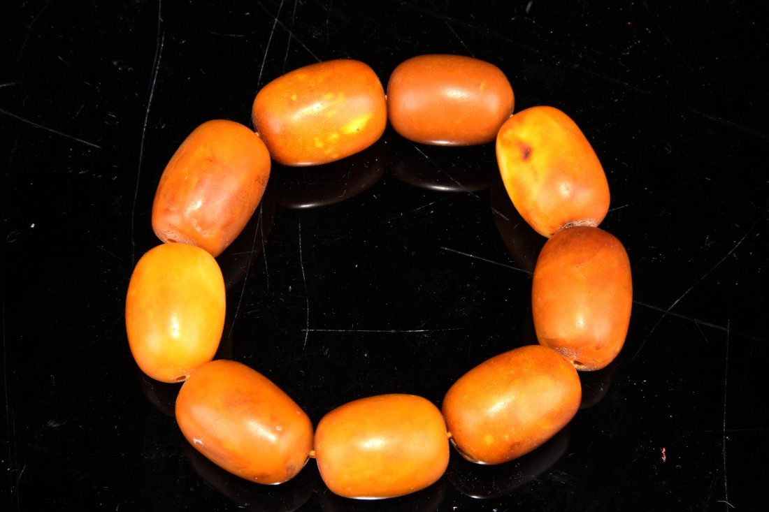 [CHINESE]A LATE 19TH CENTURY AMBER PRAY BEADS L:4" (1 of 2)