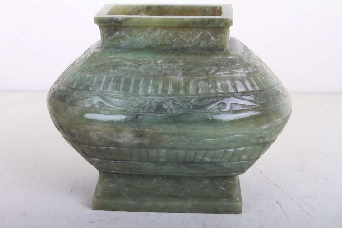 [CHINESE]A JADE CARVED BOX WITH FIGURES OF TAOTIE (1 of 3)