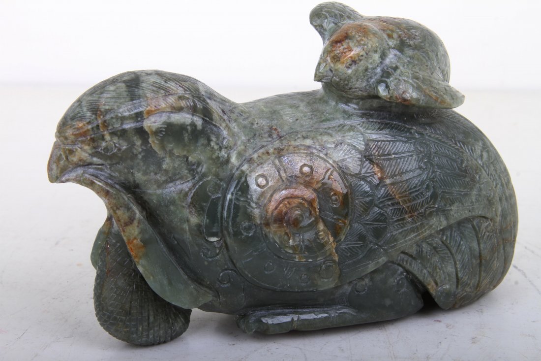 [CHINESE]A JADE CARVED BIRD SHAPED ORNAMENT L:5.25": [CHINESE]A JADE CARVED BIRD SHAPED ORNAMENT L:5.25" W:2" H:3.5"玉雕飞鸟型摆件