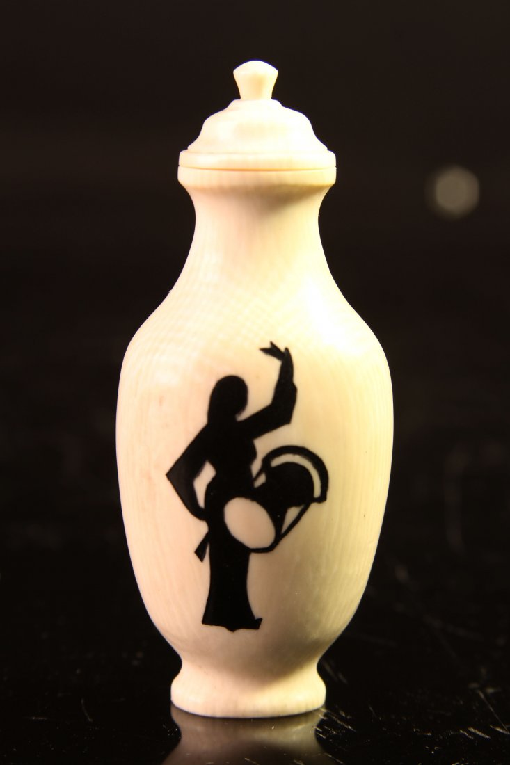 [CHINESE]A LATE 19TH CETNRUY IVORY SNUFF BOTTLE (34g) (1 of 3)