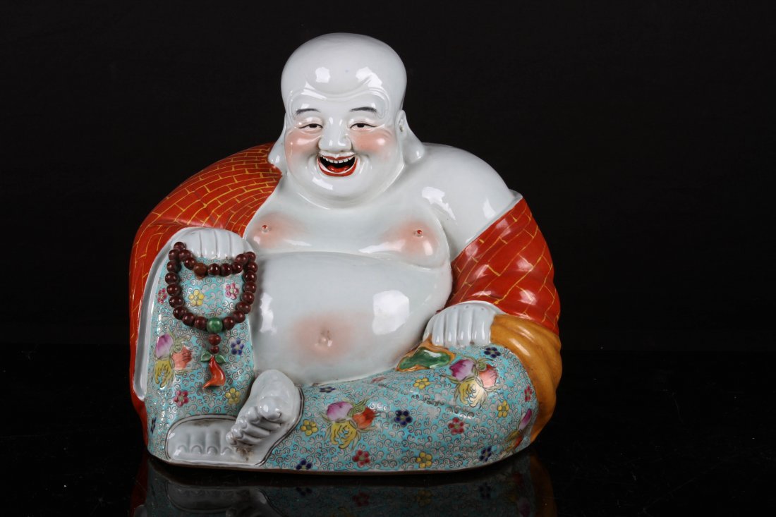[CHINESE]A "JIANG XI ZHU MAO JI ZAO"MARKED FAMILLE ROSE: [CHINESE]A "JIANG XI ZHU MAO JI ZAO"MARKED FAMILLE ROSE PORCELAIN STATUE OF MAITREYA W:11.5" H:13"江西朱茂记造款粉彩笑佛