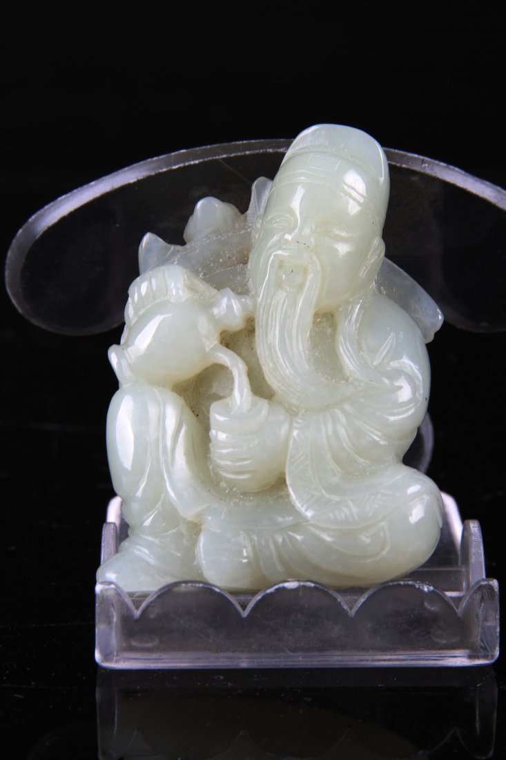 [CHINESE]A LATE 19TH CEENTURY HETIAN JADE CARVED (1 of 2)