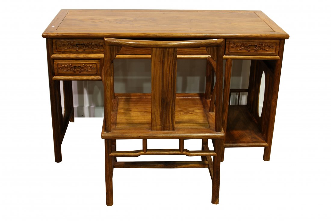 [CHINESE]A SET OF LATE 19TH CENTURY HUANGHUALI WOOD (1 of 2)