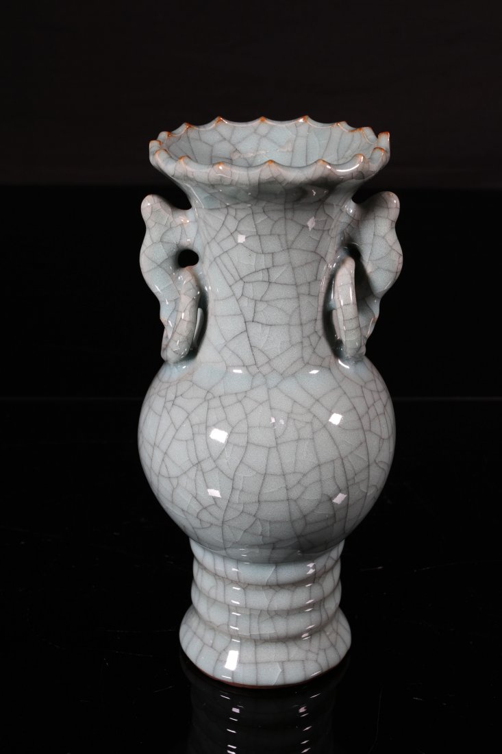 [CHINESE]A LATE 19TH CENTURY "GUAN"MARKED GUANYAO (1 of 4)