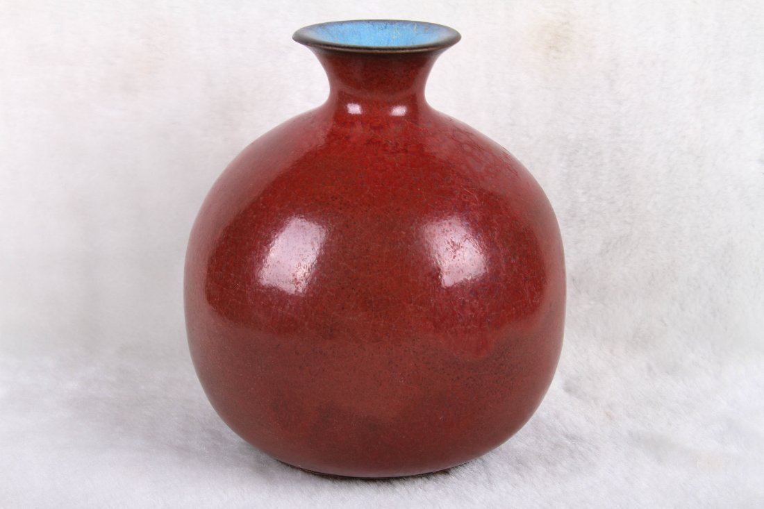 [CHINESE]A SONG DYNASTY STYLED DING GLAZED RED MEI VASE (1 of 2)