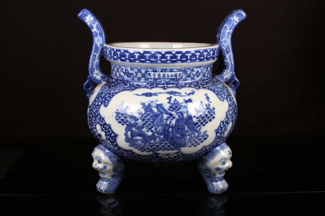 [CHINESE]A "QIAN LONG BING WU ZHAN EN TANG ZHI"MARKED: [CHINESE]A "QIAN LONG BING WU ZHAN EN TANG ZHI"MARKED BLUE AND WHITE CENSER W:13" H:11"乾隆丙午湛恩堂制款青花八宝纹&