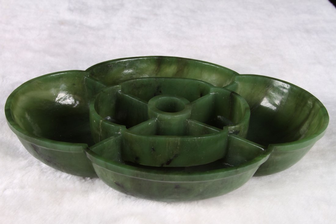 [CHINESE]A QING DYNASTY STYLED JADE CARVED LOTUS SHAPED (1 of 2)