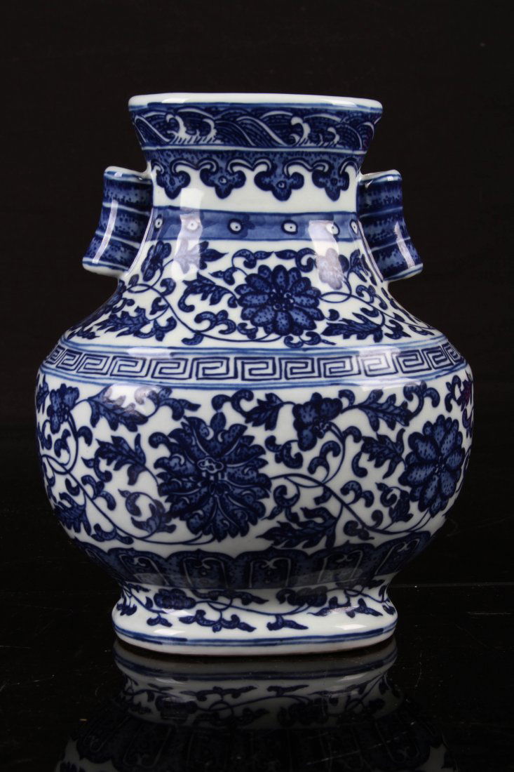 [CHINESE]A "DA QING QIAN LONG NIAN ZHI"MARKED BLUE AND (1 of 4)