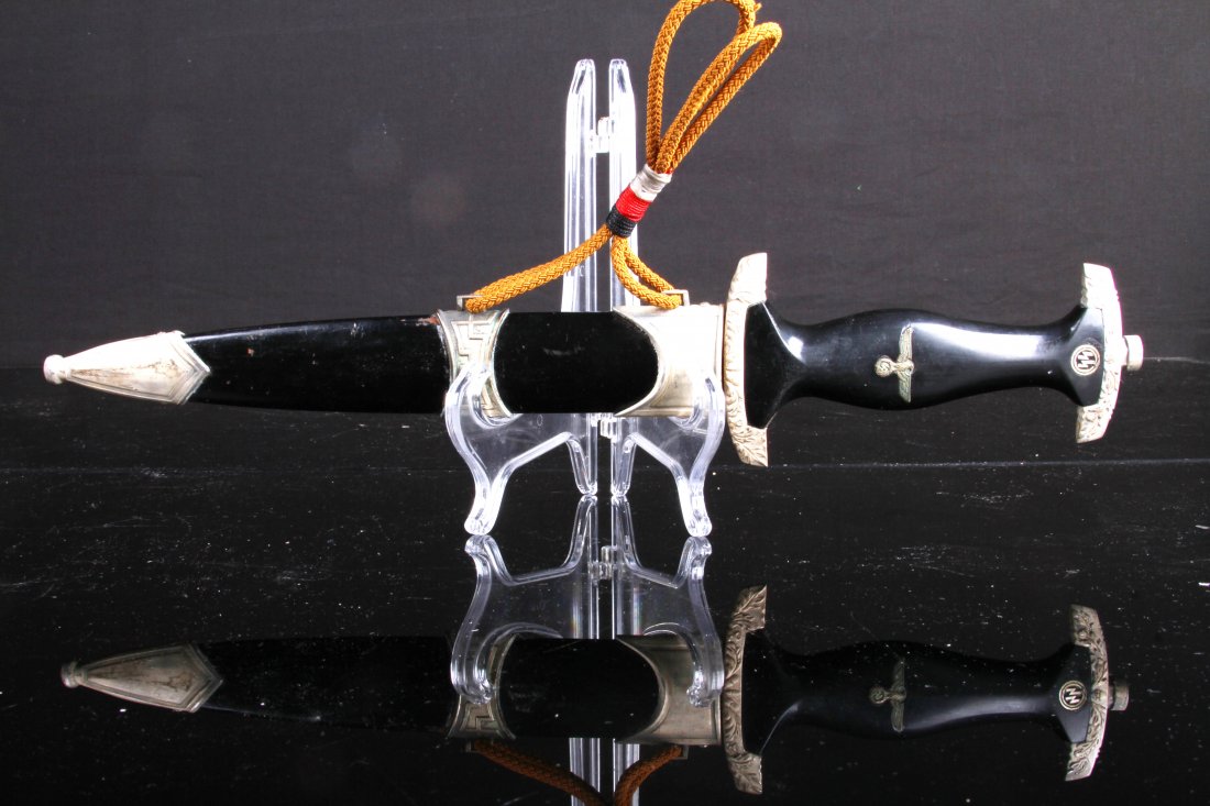 [OTHER]A WWII PERIOD SWARD L:14.5" W:3" (1 of 2)