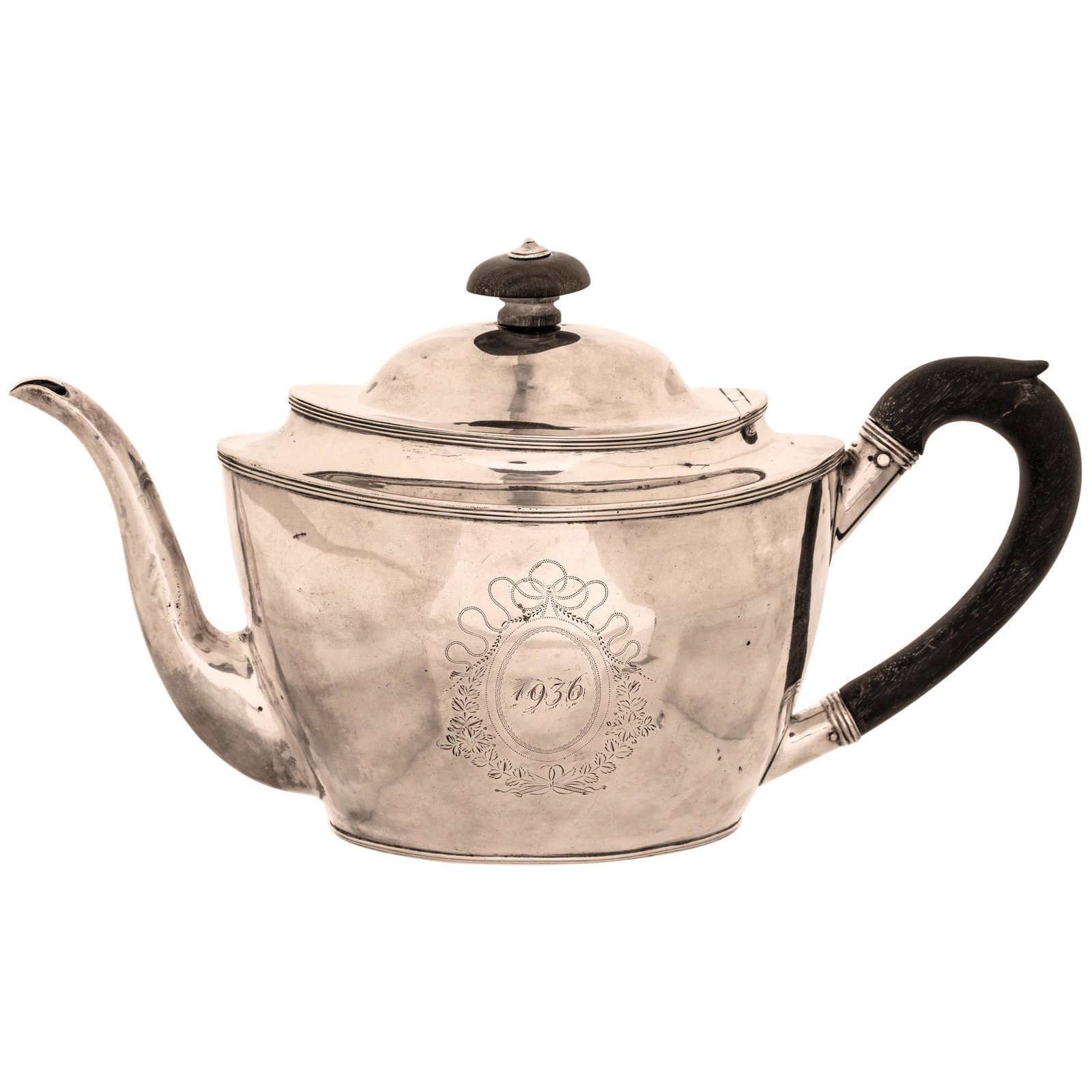 c. 1801 Urquhart + Hart Georgian Silver Teapot: Federal Period Circa 1801 Urquhart & Hart Georgian Sterling Silver Teapot c. 1801 Federal Period, Silversmith Hallmarked "Urquhart & Hart" Georgian Sterling Silver Teapot, London, Choice Very Fine. Th