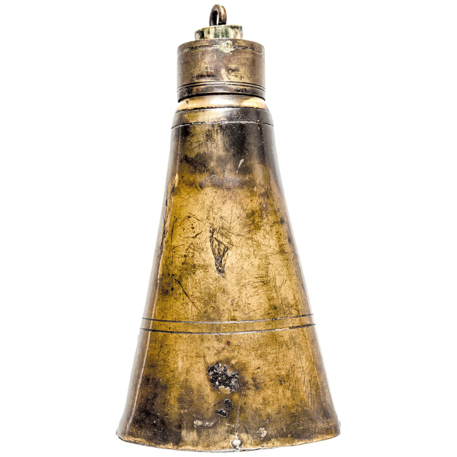 c. 1750 Queen Anne Style Priming Powder Flask: Colonial America Queen Anne Style Colonial Era Priming Powder Flask Horn Early Colonial Era 18th Century, Queen Anne Style Decorated Priming Flask Horn, used mainly for Pistols, carried in the pocket