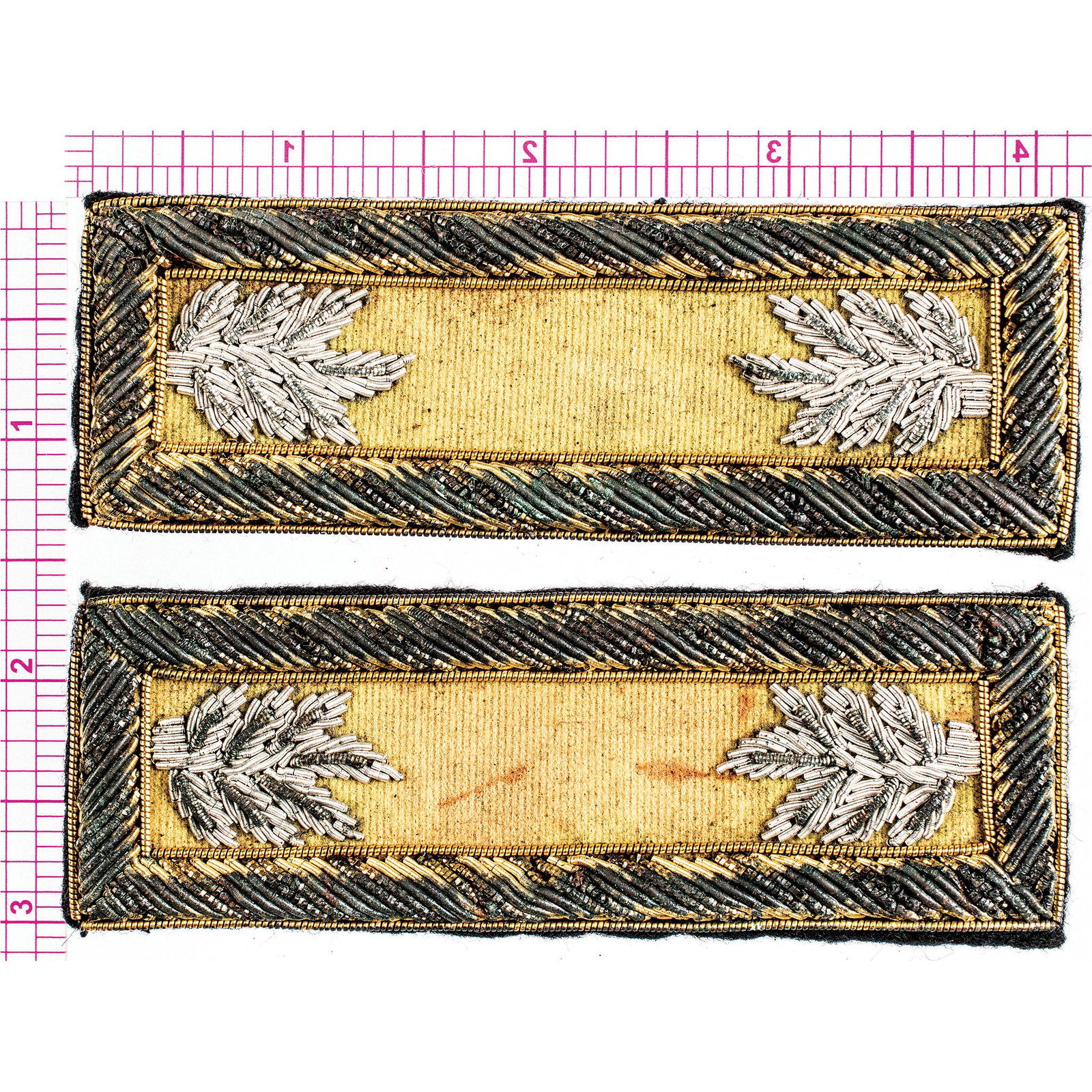 c. 1861 CIVIL WAR, UNION CAVALRY OFFICER'S SHOULDER BOARDS, WITH WHITE, SILVER + GOLD BULLION (1 of 2)