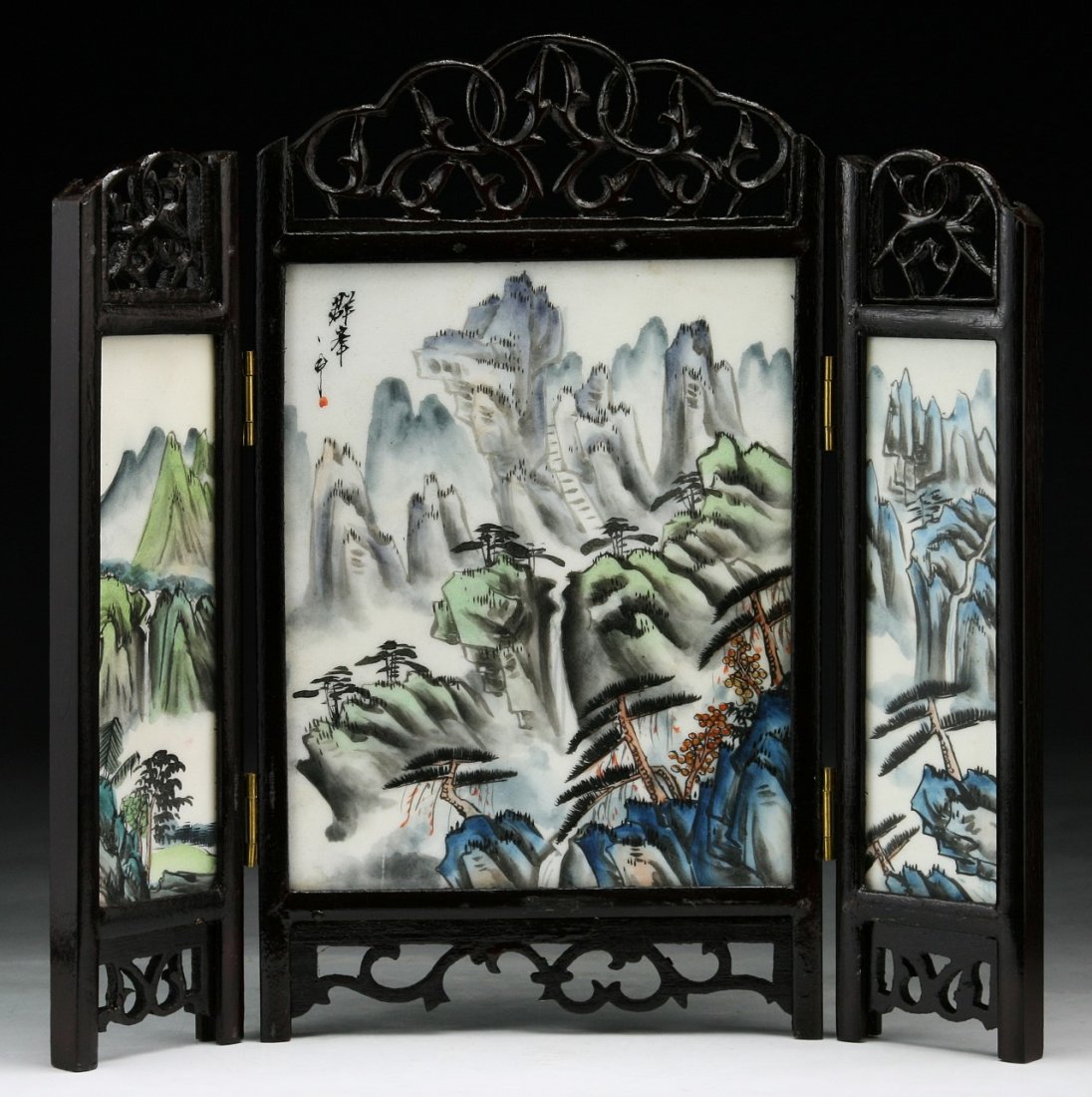 A Chinese Antique Porcelain Table Screen: A Chinese Antique Porcelain Table Screen: of Late QING Dynasty; Size: L: 10"