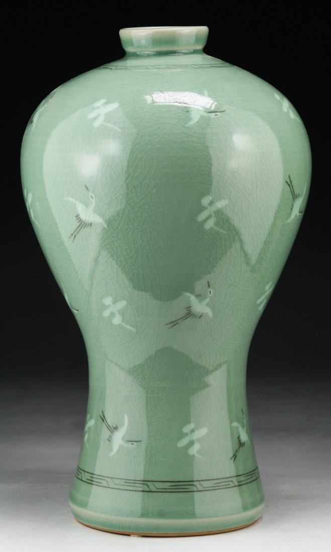 A Korean Antique Porcelain Vase: A Korean Antique Porcelain Vase; Size: H: 12-1/4"