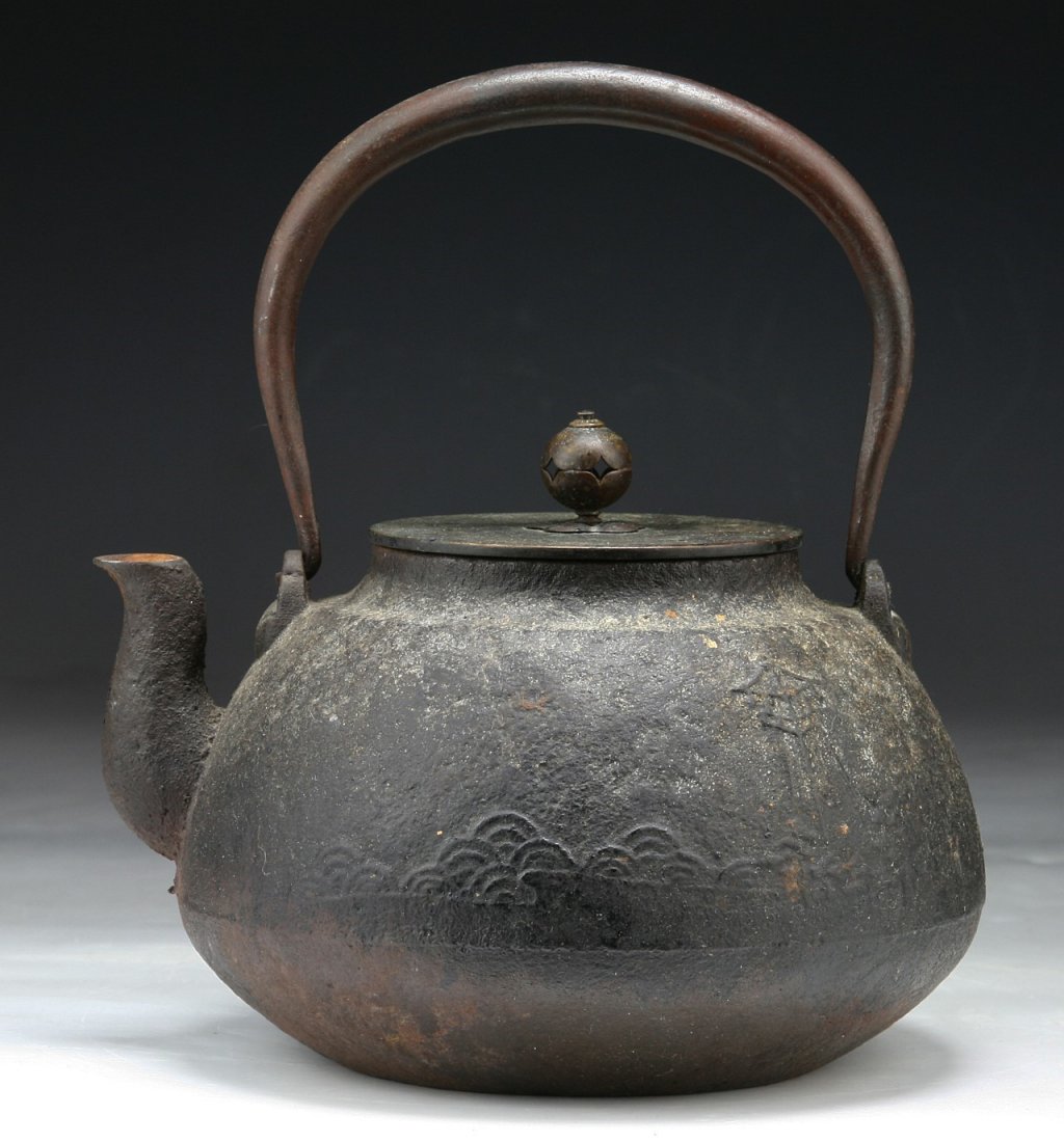 Japanese 19th C. Antique Cast Iron Teapot: Japanese 19th C. Antique Cast Iron Teapot; Size: H: 8"