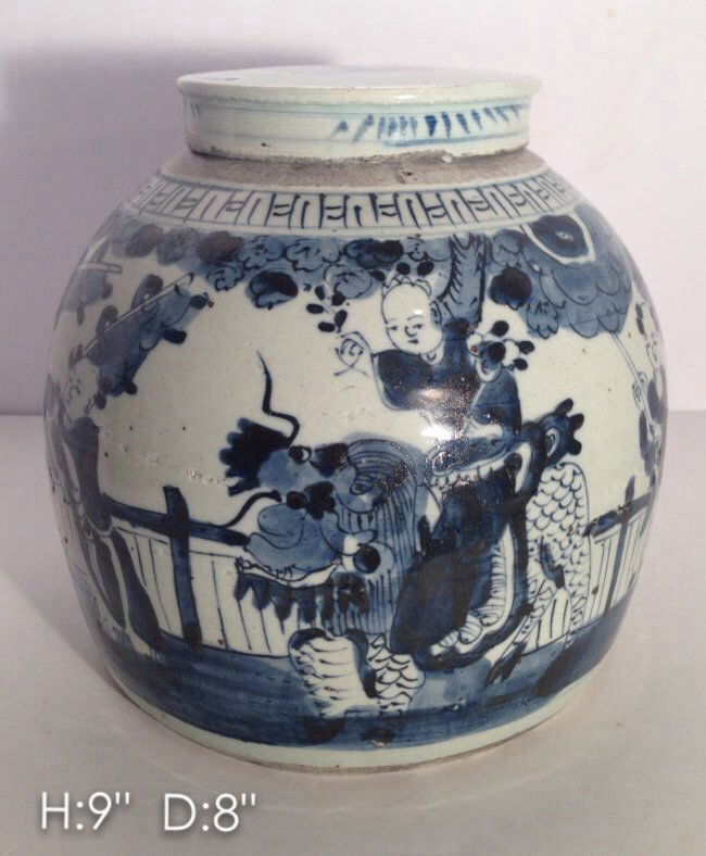 Covered blue & white ginger jar: Measurements see picture