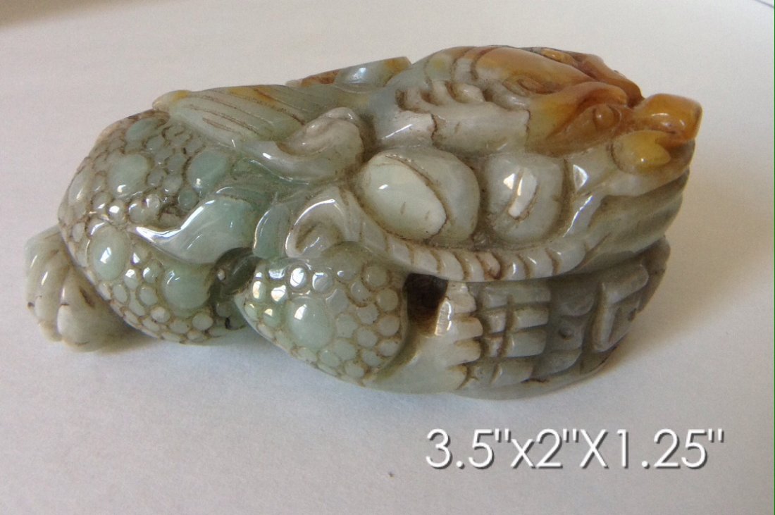 CHINESE CARVED JADE TOAD (1 of 2)