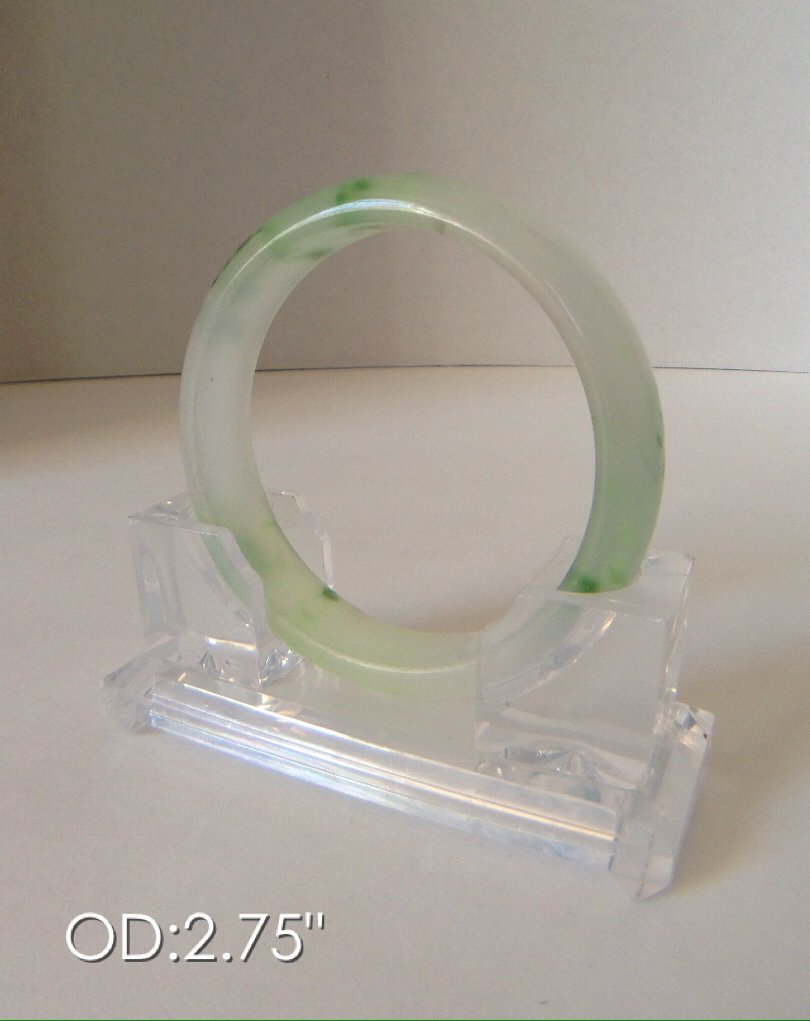 CHINESE GREEN & WHITE JADE BANGLE (1 of 2)