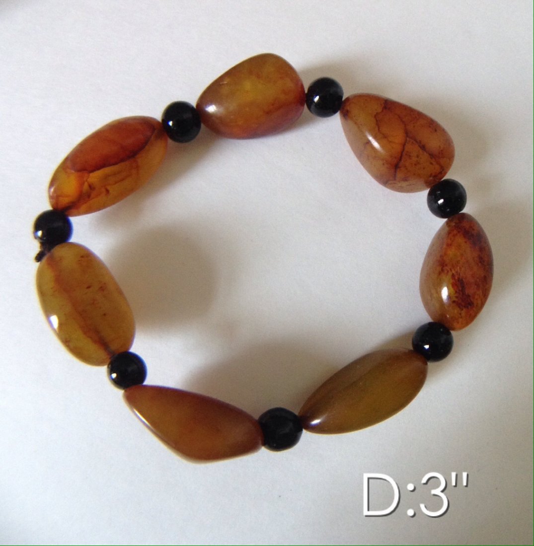 CHINESE BROWN JADE BEADED BRACELET (1 of 2)