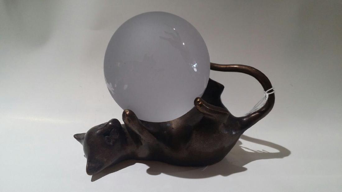 VINTAGE SPELTER BRONZE CAT ETCHED GLASS PAPERWEIGHT (1 of 2)