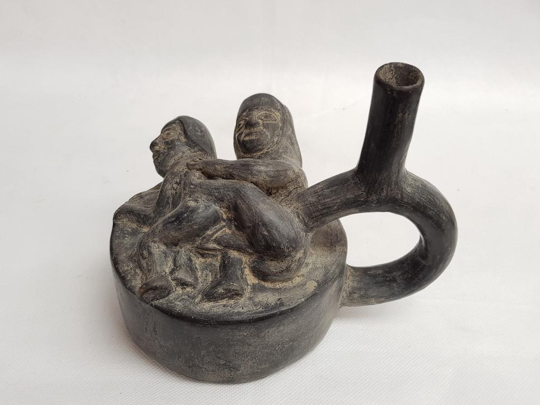 PRE COLOMBIAN BLACK POTTERY VASE (1 of 4)