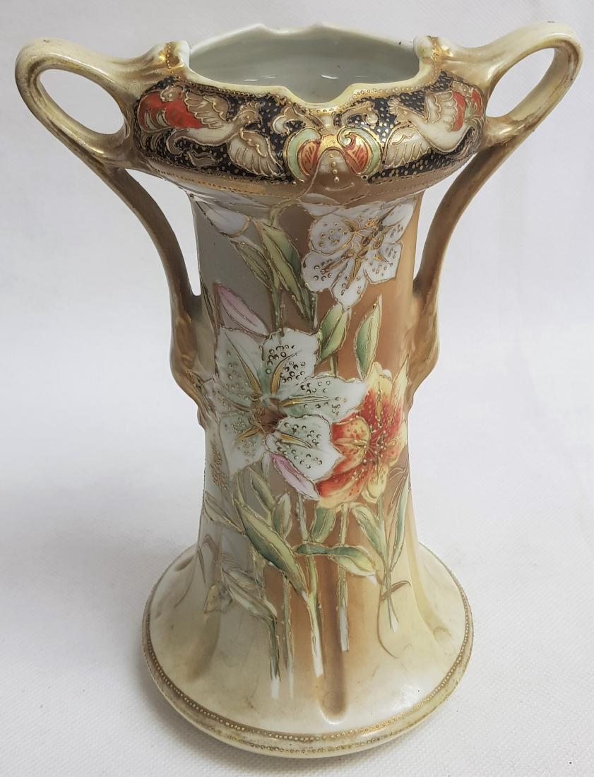 NIPPON ART NOVEAU STYLE PORCELAIN VASE: 8.50" HT