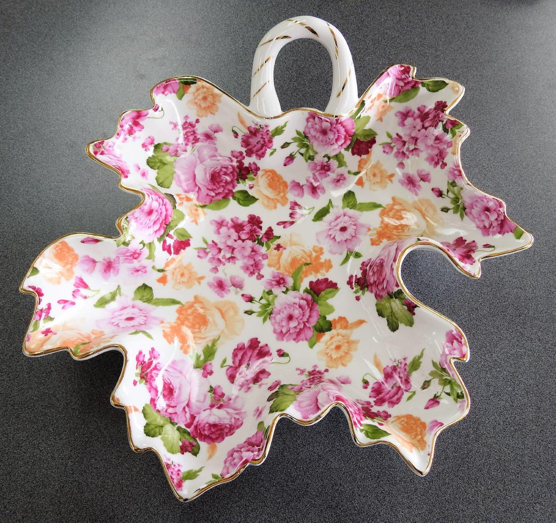 ROYAL DANUBE VINTAGE PORCELAIN CANDY DISH (1 of 3)