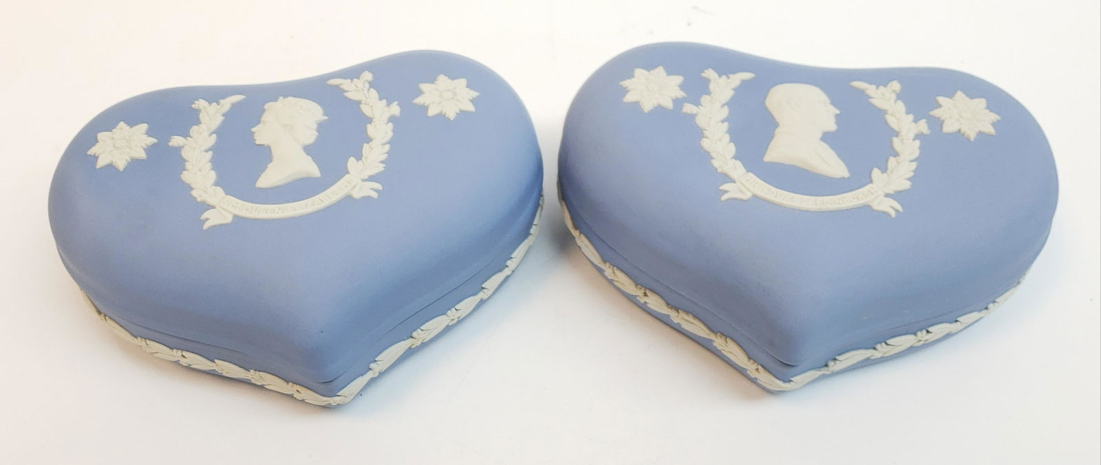 WEDGWOOD JASPERWARE HEART SHAPED LIDDED TRINKET BOX SET (1 of 3)