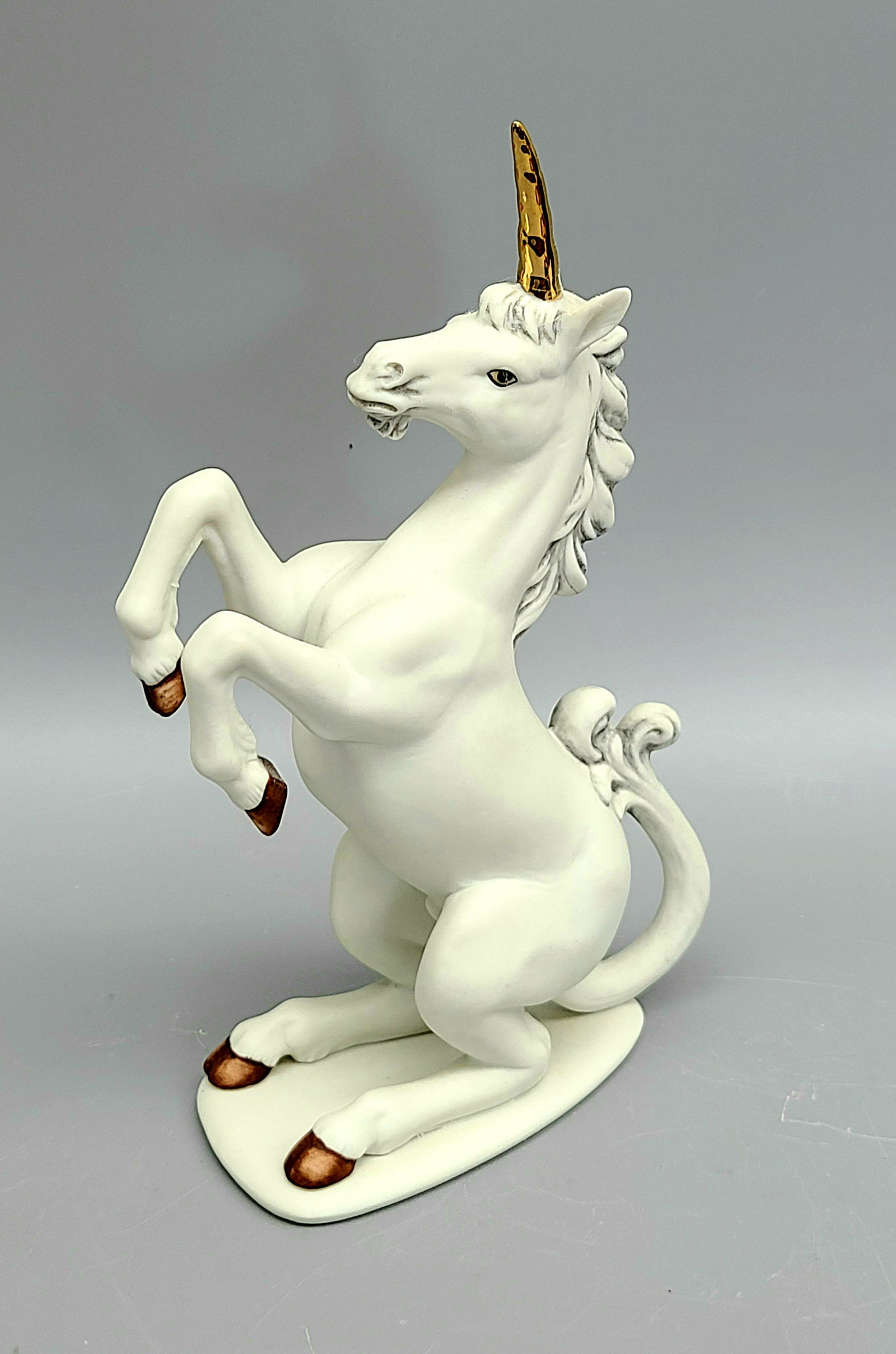 Andrea by Sadek porcelain Unicorn: 8"x 5"x 2.5". Excellent Condition.