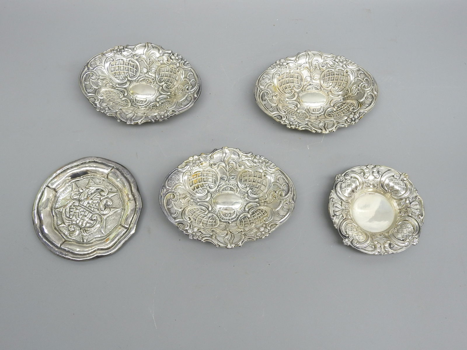 Antique Repose Sterling Silver 5 Small Plates (1 of 1)