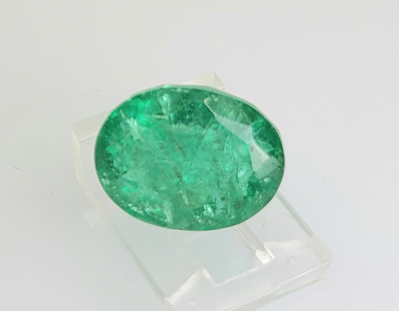 16.5 Ct Natural Emerald Colombia Green Oval Shape Loose (1 of 2)
