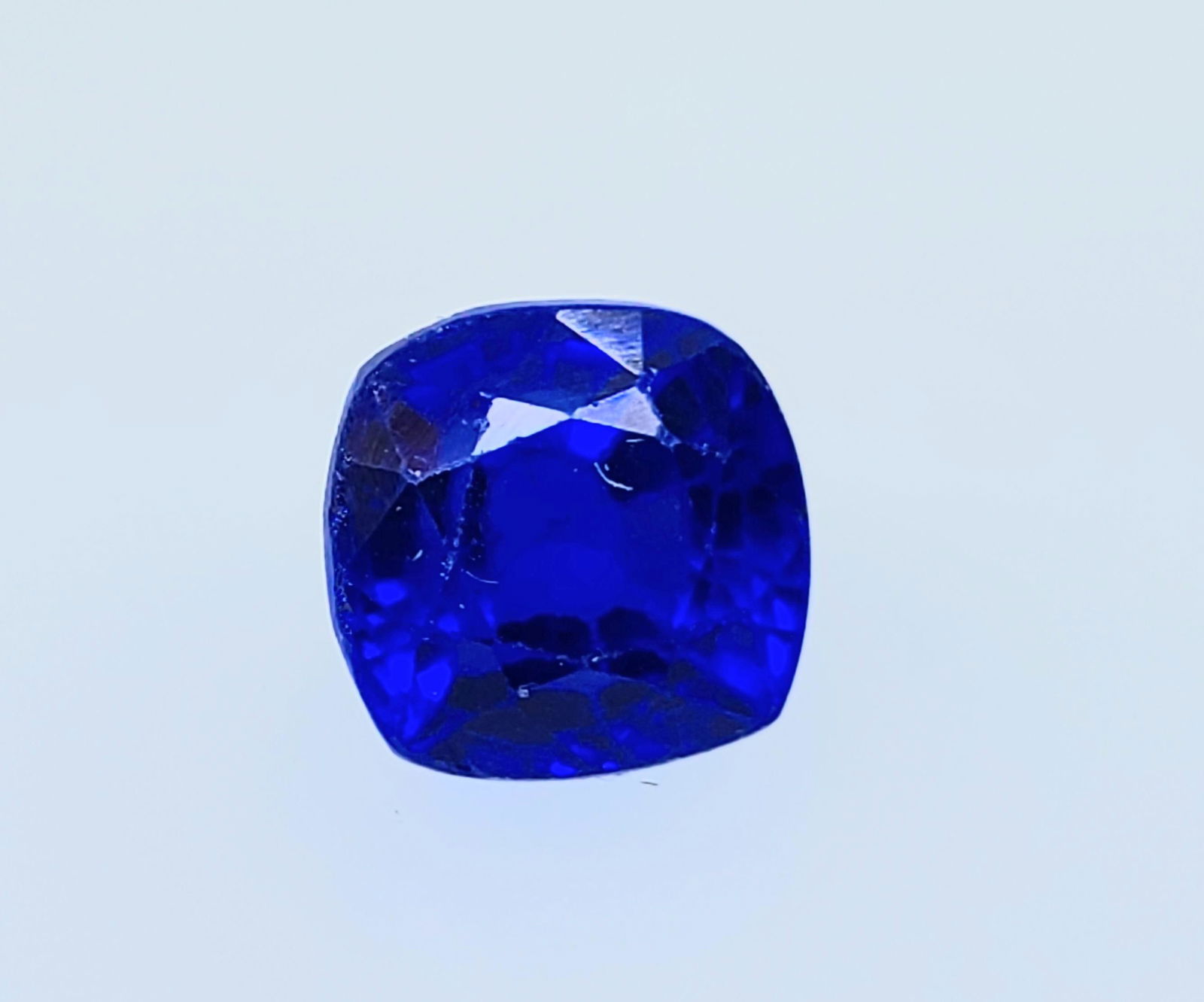 EGL Certified Natural 4.85 Ct Rare Lustrous Blue (1 of 3)