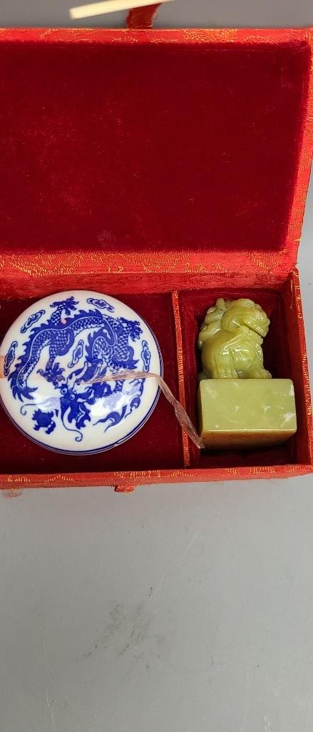 Vintage Chinese green Jade foo dog ink stamp (1 of 2)