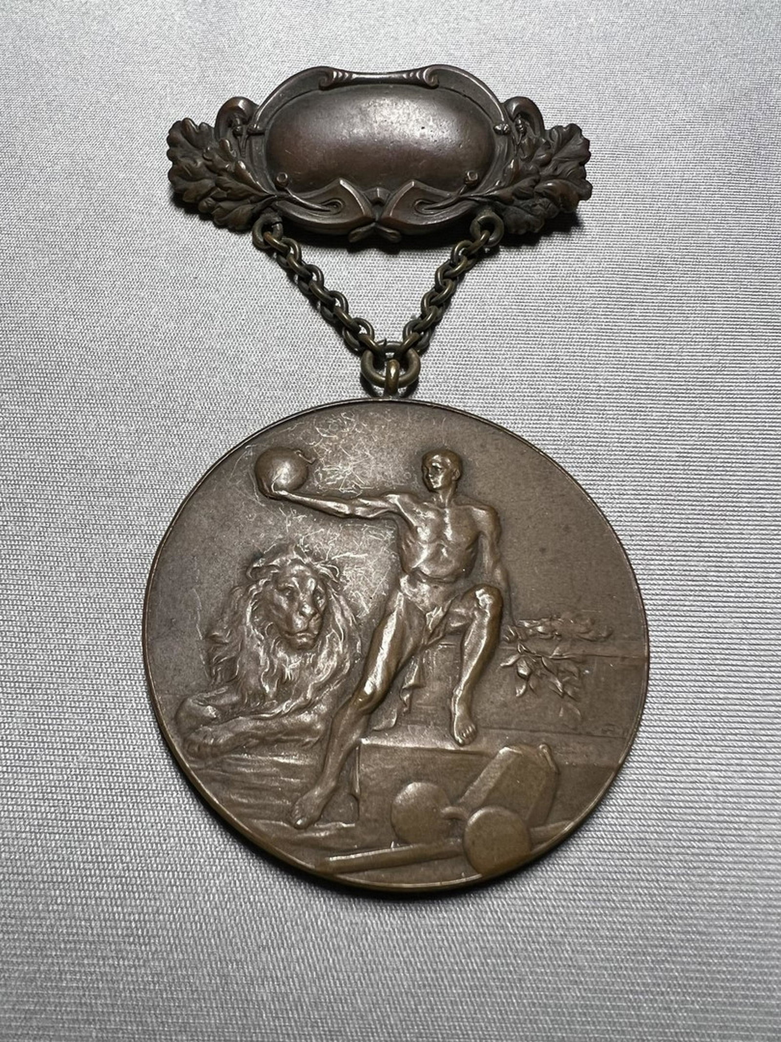 antique Cuban medal: excellent condition