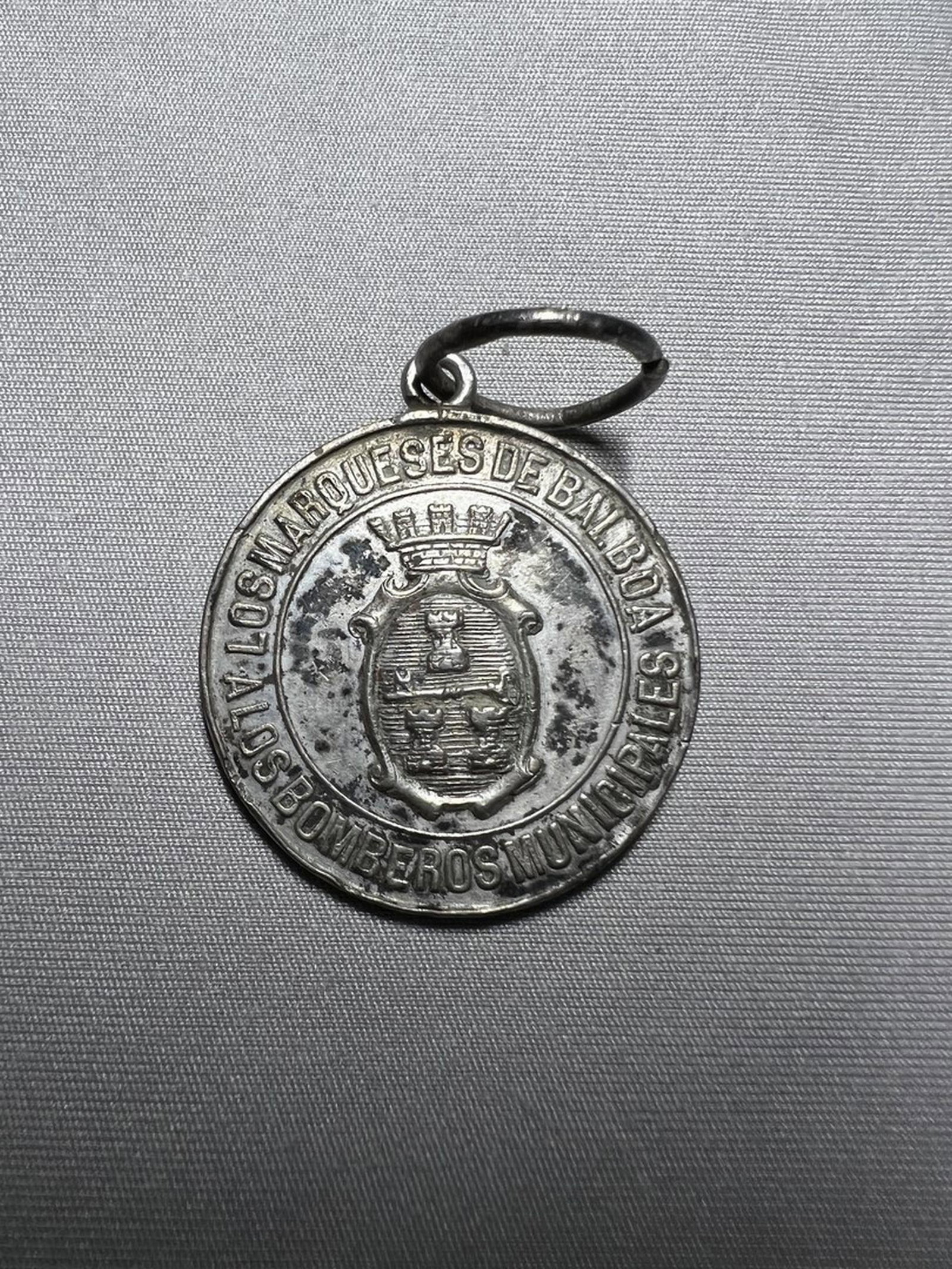 antique Cuban medal: excellent condition