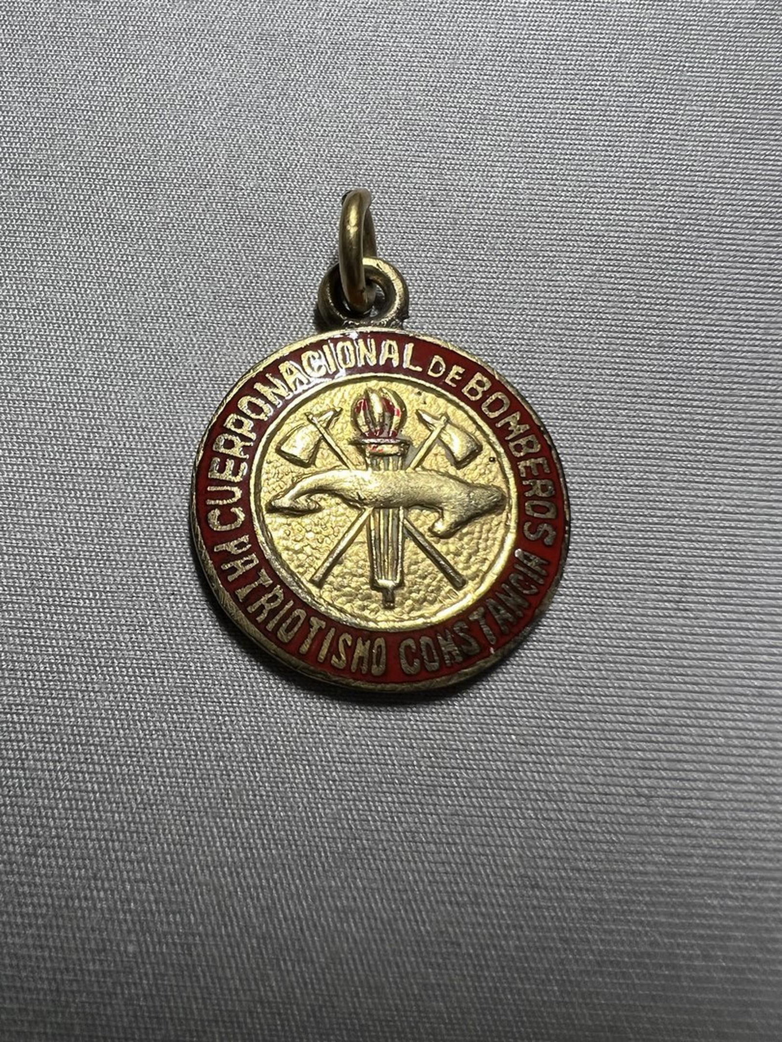 antique Cuban medal: excellent condition