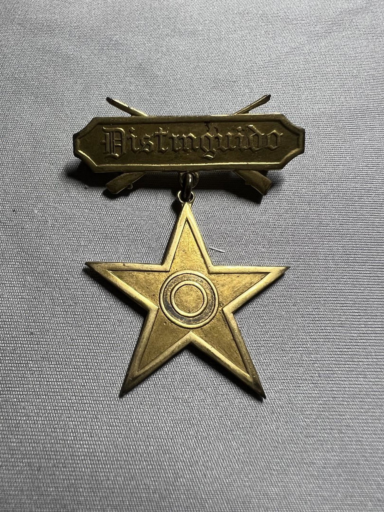 antique Cuban medal: excellent condition